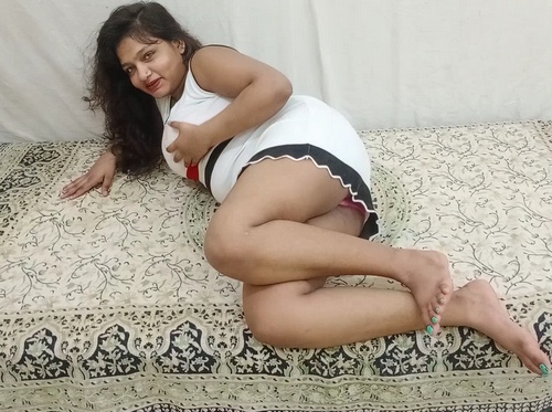 Indian Teen Sarika Deepthroat Blowjob And Hard Sex